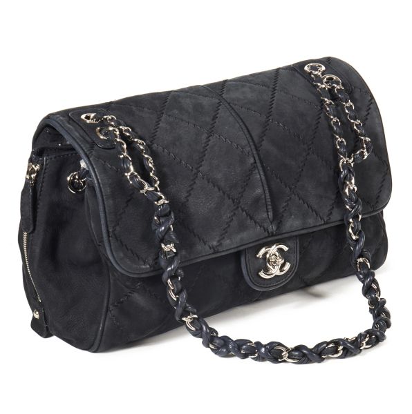 CHANEL TRACOLLA ULTIMATE STICH
