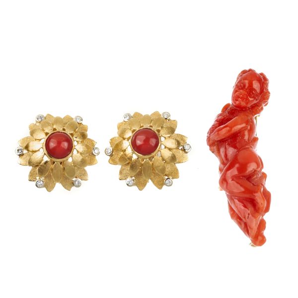 FLOWER EARRINGS IN 18KT TWO TONE GOLD WITH A CORAL BROOCH