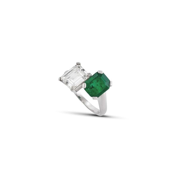 



COLOMBIAN EMERALD AND DIAMOND CONTRARIE RING IN PLATINUM