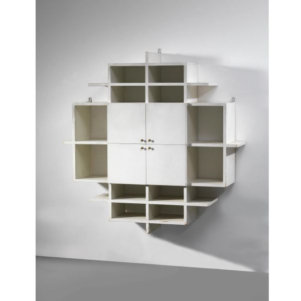 WHITE LACQUERED WOODEN CABINET 