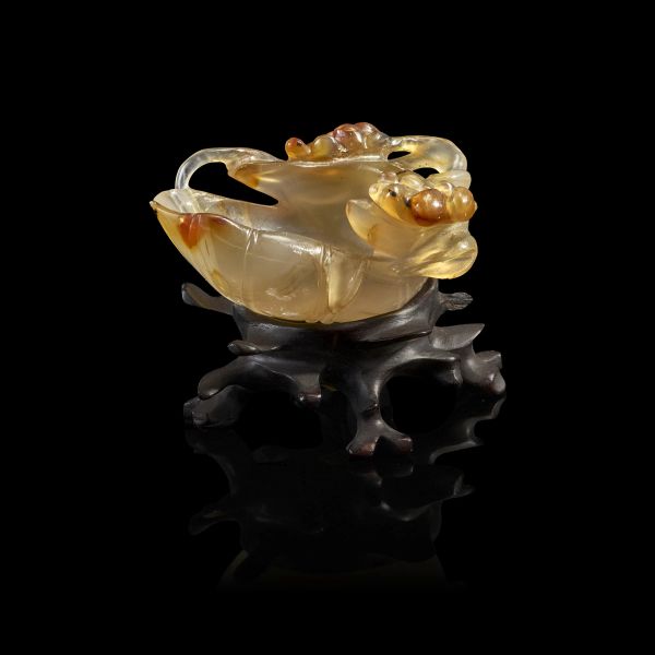 



A CARNELIAN AGATE BRUSH WASHER, CHINA, QING DYNASTY 