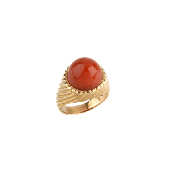 CHEVALIER CORAL RING IN 18KT YELLOW GOLD