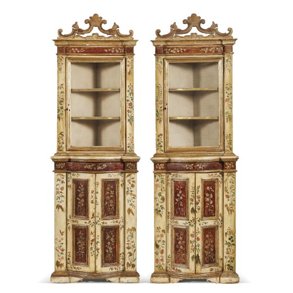 A PAIR OF TUSCAN CORNER CUPBOARDS, SECOND HALF 18TH CENTURY