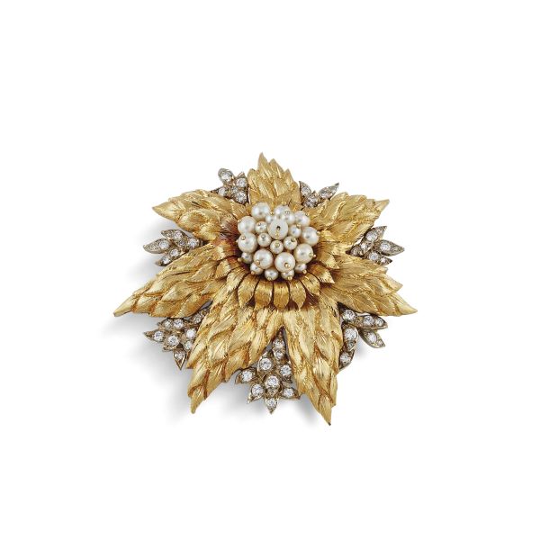 FLOWER-SHAPED PEARL AND DIAMOND BROOCH IN 18KT TWO TONE GOLD