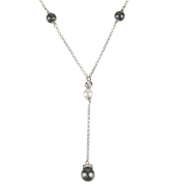 PEARL PENDANT NECKLACE IN 18KT WHITE GOLD