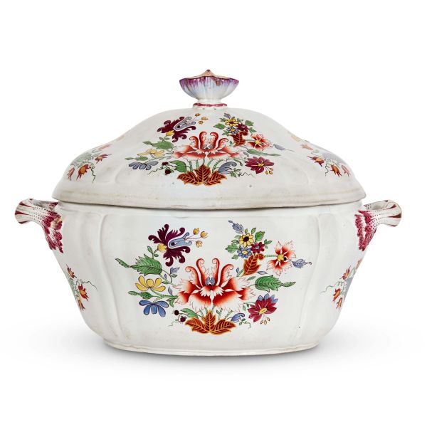 A GINORI SOUP TUREEN, DOCCIA, LATE 18TH CENTURY