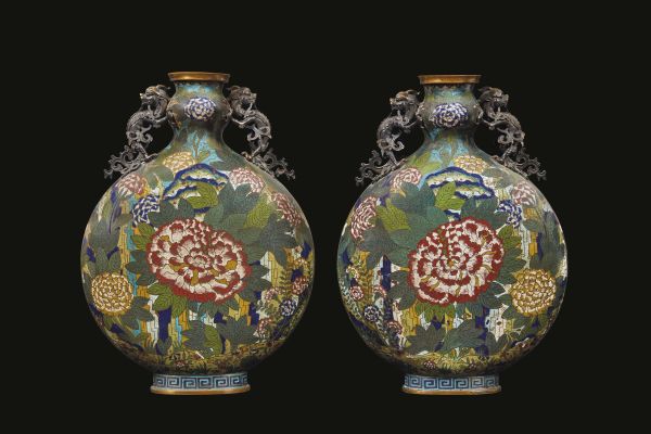 A PAIR OF VASES, CHINA, QING DYNASTY, 18TH-19TH CENTURIES