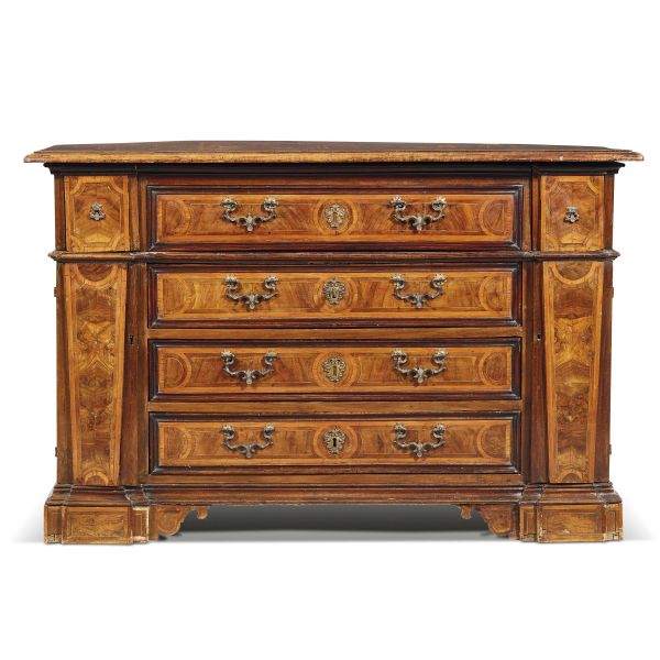 A LARGE PONTIFICAL STATE COMMODE, EARLY 18TH CENTURY