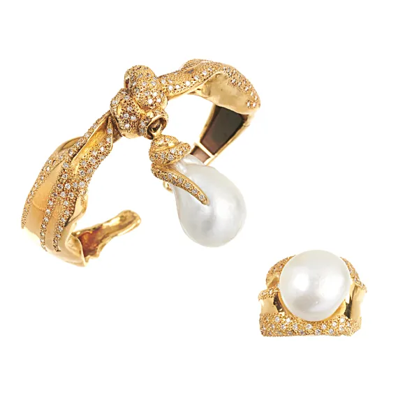 DEMI PARURE BRACELET AND RING IN YELLOW GOLD WITH DIAMONDS AND PEARLS