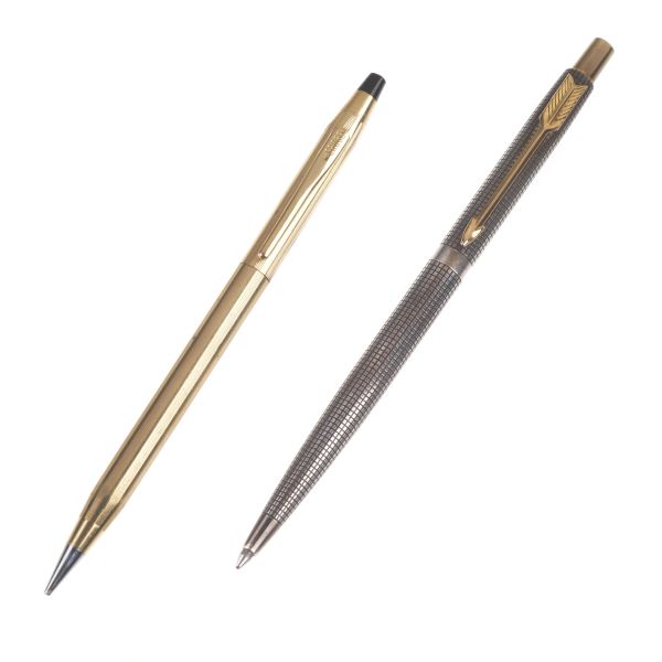 LOTTO DI UNA PARKER CISELE' PENNA A SFERA E UN PORTAMINE CROSS