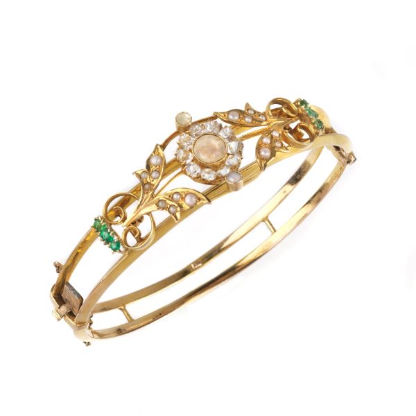 SYNTHETIC STONE AND MICROBEAD BANGLE IN GOLD