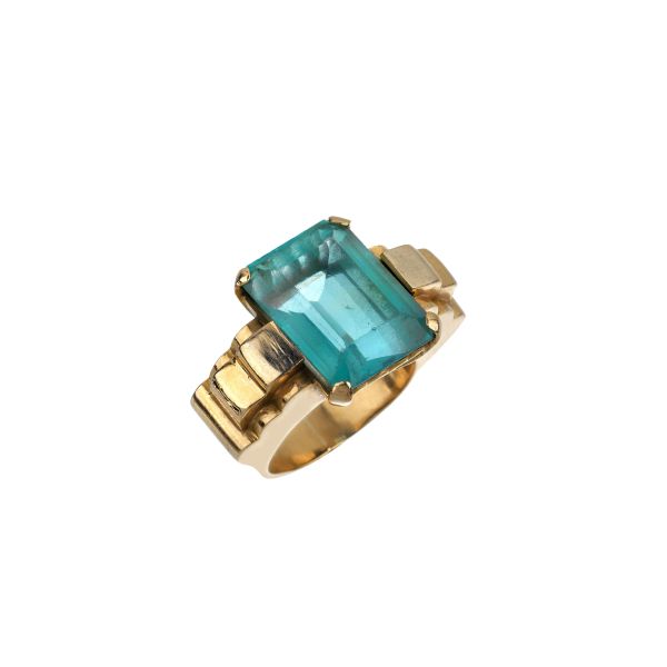 



SYNTHETIC STONE RING IN 9KT GOLD