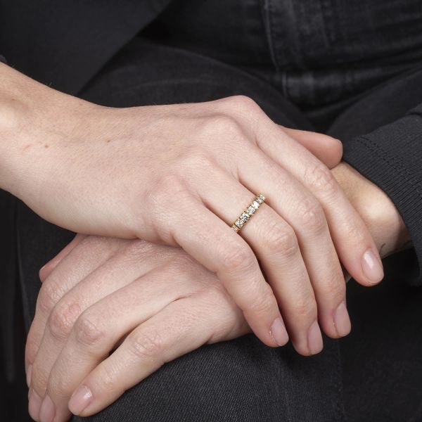 ANELLO RIVIERE CON DIAMANTI