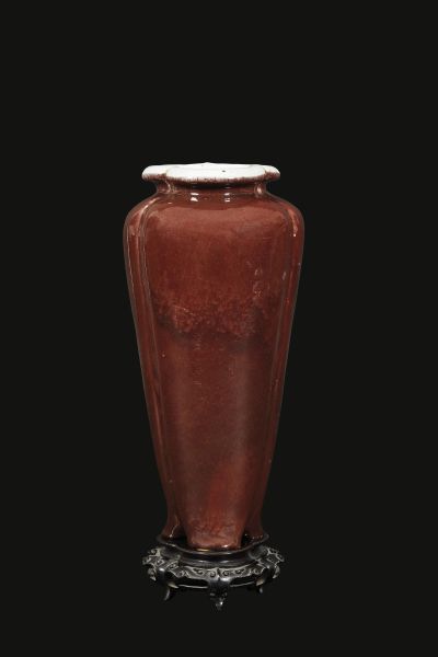 A VASE, CHINA, YUAN-MING DYNASTY