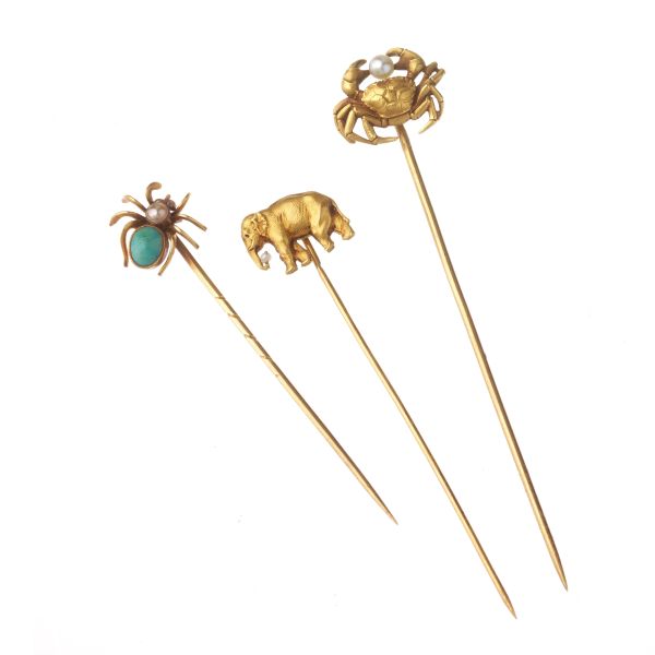 



THREE ANIMALIER PINS IN GOLD 