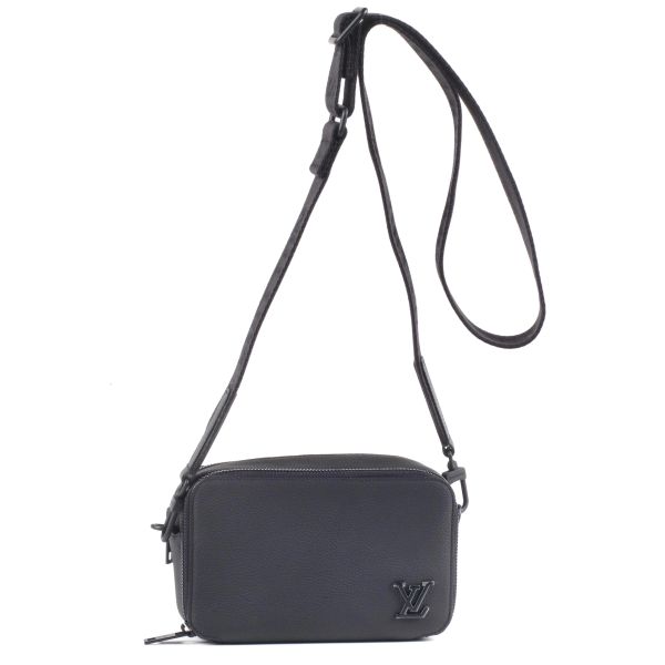 LOUIS VUITTON CAMERA BAG WITH DETACHABLE SHOULDER STRAP