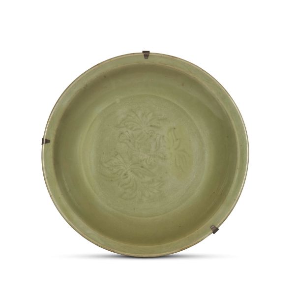 



A PLATE, CHINA, MING DYNASTY, 15TH-16TH CENTURIES