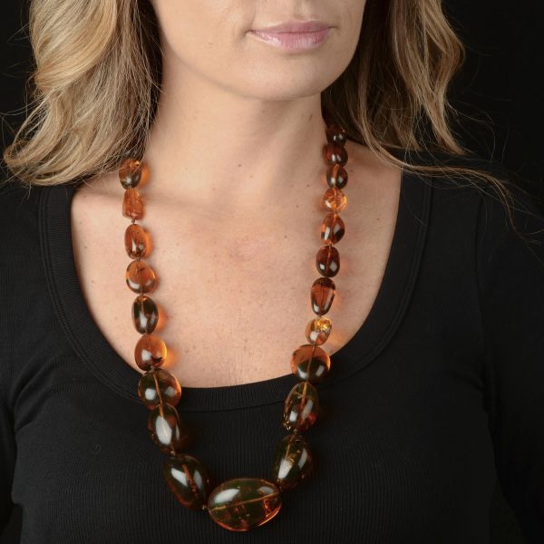 COLLANA CON AMBRA DIGRADANTE