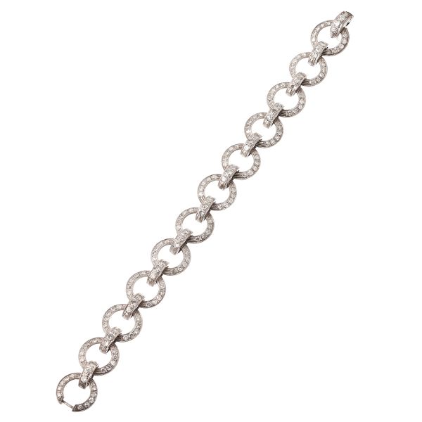 



BRACCIALE A CATENA CON DIAMANTI