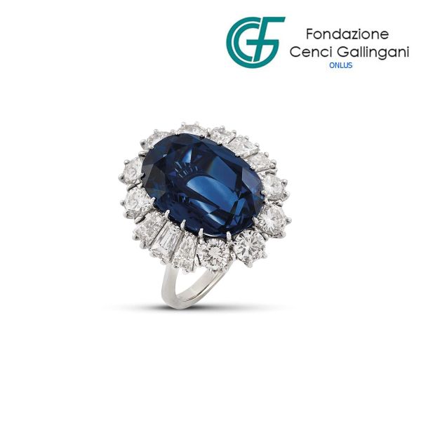 



SAPPHIRE AND DIAMOND RING IN 18KT WHITE GOLD