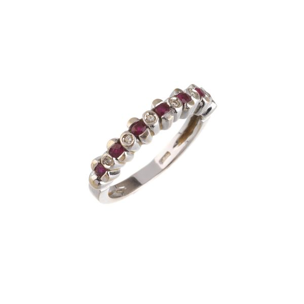 RUBY AND DIAMOND RING IN 18KT WHITE GOLD