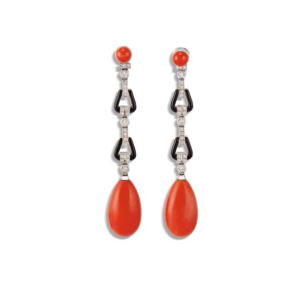 



LONG CORAL ONYX AND DIAMOND DROP EARRINGS IN PLATINUM