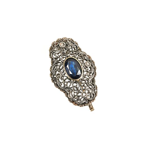 SAPPHIRE AND DIAMOND BROOCH IN 18KT WHITE GOLD AND SILVER