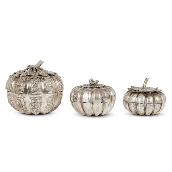 A SET OF SILVER BOXES IN THE SHAPE OF PUMPKINS, CHINA, 19TH CENTURY