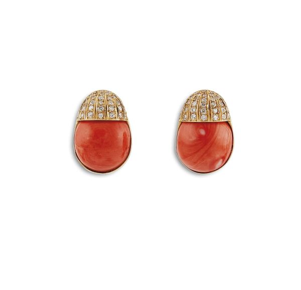 CORAL AND DIAMOND CLIP EARRINGS IN 18KT YELLOW GOLD