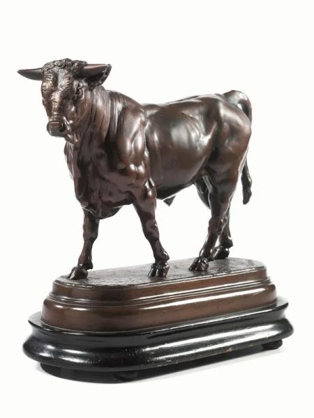  Scultura, Francia, sec. XX,  in metallo modellato come un toro su base ovale, cm 23x28, poggiante su base in legno ebanizzato, firmata C. Valton (1851-1918) 