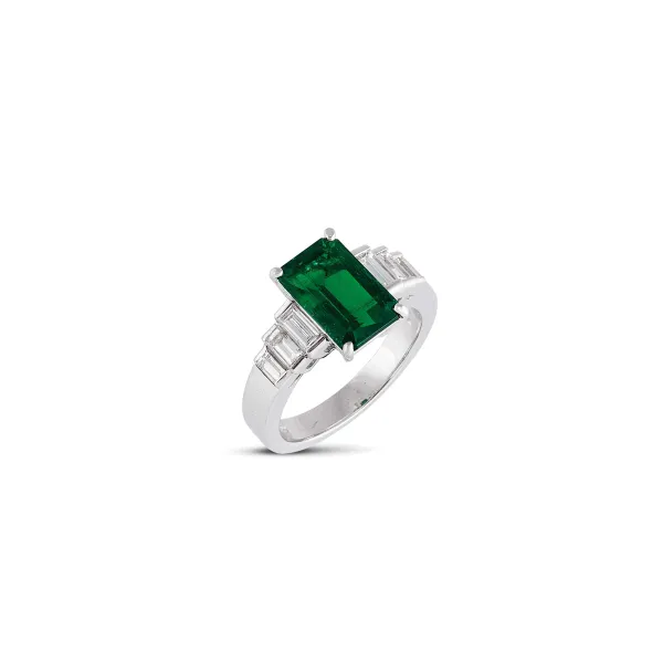 



EMERALD AND DIAMOND RING IN 18KT WHITE GOLD