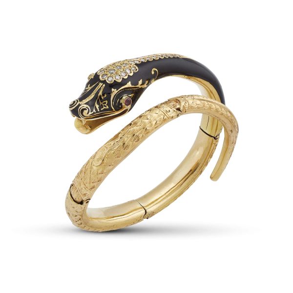 SNAKE-SHAPED RUBY AND DIAMOND BANGLE IN 18KT YELLOW GOLD AND ENAMELS