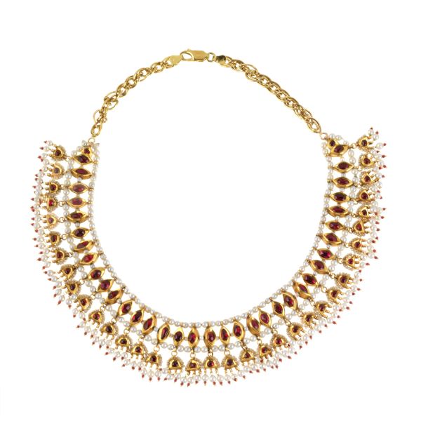 PEARL AND SYNTHETIC STONE FRINGED NECKLACE IN 18KT YELLOW GOLD AND METAL