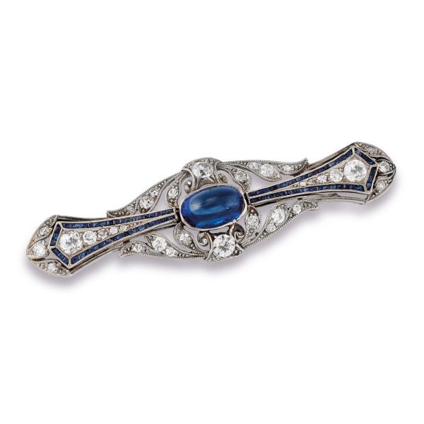 



SAPPHIRE AND DIAMOND BAR BROOCH IN PLATINUM