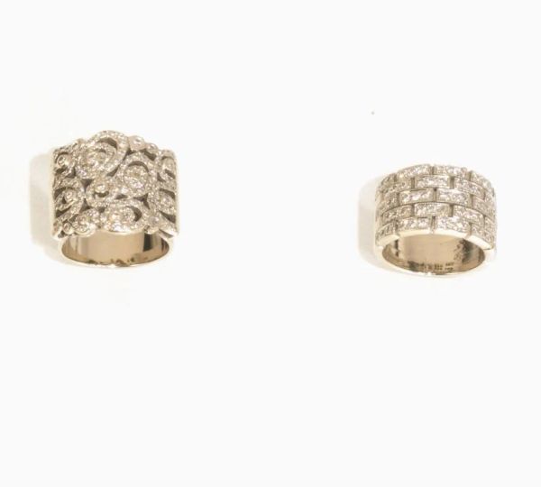 Due anelli in oro bianco e diamanti
