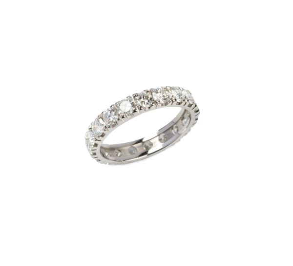 



ANELLO ETERNITY CON DIAMANTI