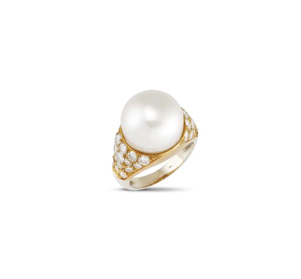 SOUTH SEA PEARL AND DIAMOND RING IN 18KT TWO TONE GOLD
