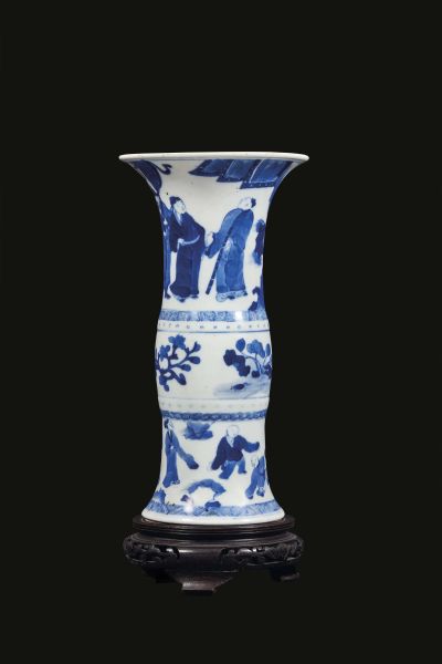 A VASE, CHINA, QING DYNASTY, 18TH CENTURY