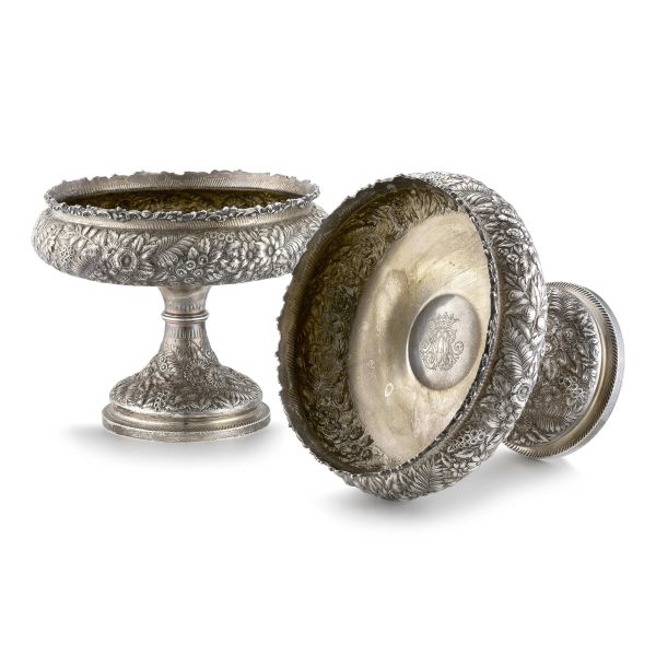 TIFFANY, PAIR OF STERLING SILVER STANDS, BEGINNING OF THE 20TH CENTURY. THE STANDS HAVE THE SILVER IMPORT MARKS, LONDON, 1923