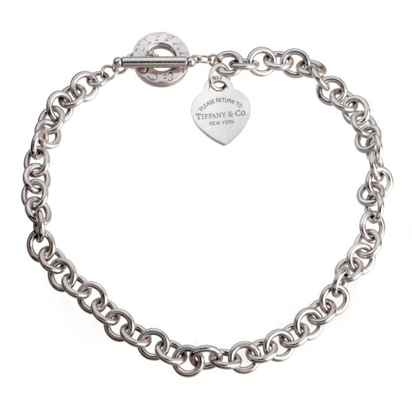 Tiffany &amp; Co - 



TIFFANY &amp; CO. &quot;HEART TAG&quot; NECKLACE IN SILVER