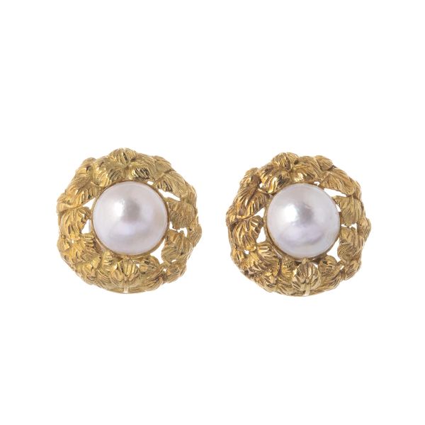 



MABE PEARL CLIP EARRINGS IN 18KT YELLOW GOLD