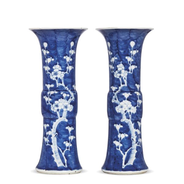 



A PAIR OF VASES, CHINA, QING DYNASTY, 19TH-20TH CENTURY, GUANGXU PERIOD