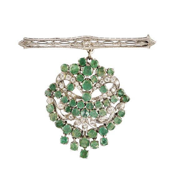 



BARRETTE BROOCH WITH A METAL PENDANT 