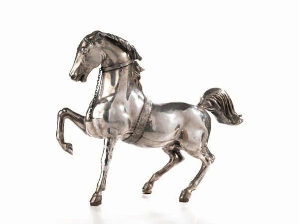  Soprammobile, Austria, sec. XX,  realisticamente modellato come un cavallo al galoppo, alt. cm 35, g 1120,  testa del cavallo apribile 
