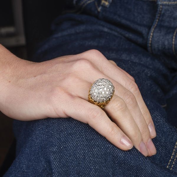 ANELLO A CUPOLA CON DIAMANTI