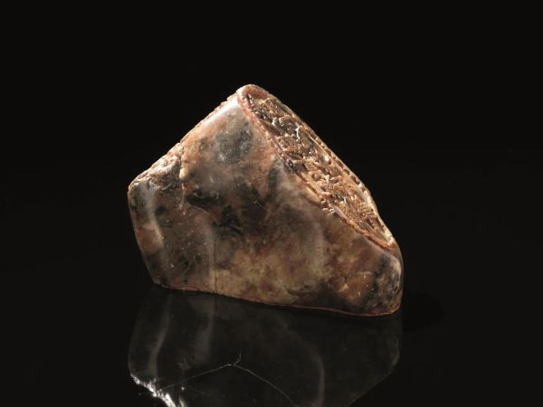 Sigillo Cina sec. XX, in pietra saponaria a forma di montagna, alt. cm 8