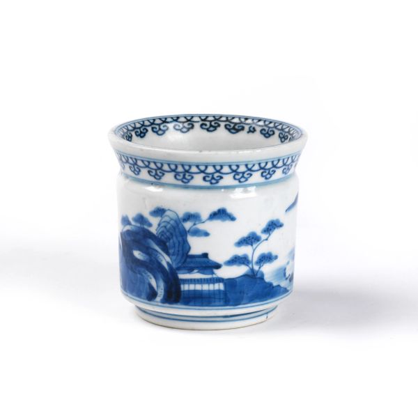 A CUP , CINA, QING DYNASTY, 20TH CENTURY