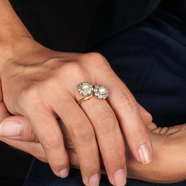 ANELLO FLOREALE CON PERLE E DIAMANTI