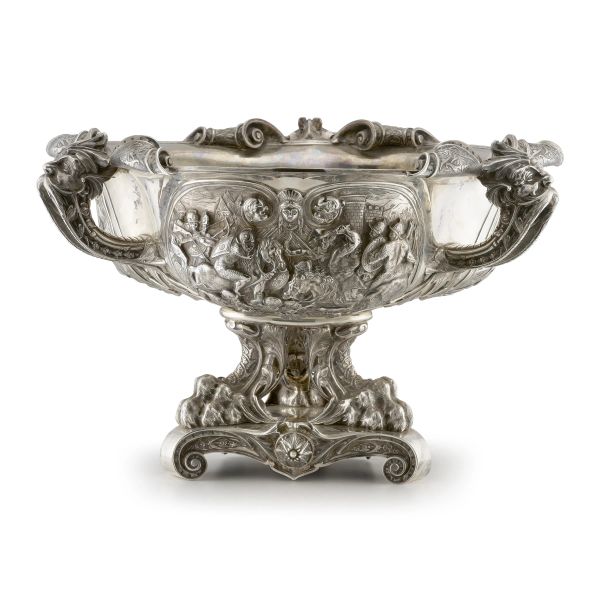 A LARGE STERLING SILVER CUP, LONDON, 1904, MARK OF C. F. HANCOCK & CO