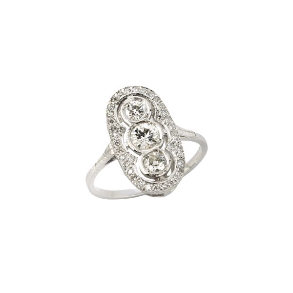 



DIAMOND RING IN PLATINUM